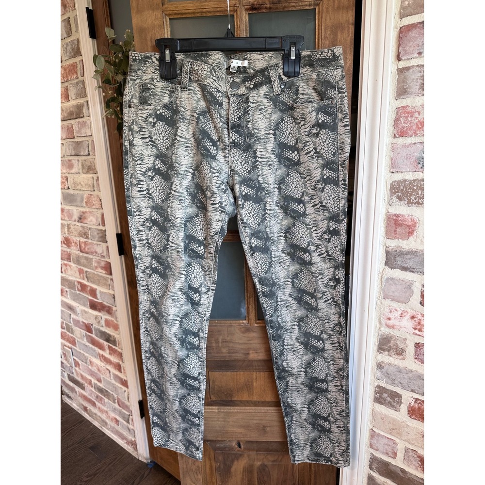 Cabi Snakeskin Print Jeans Women 12 Gray Animal Print Slim Straight Style 958